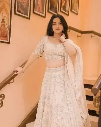 Escort Yelandur